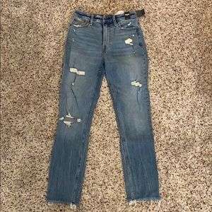 NWT Abercrombie High Rise Slim Jean
